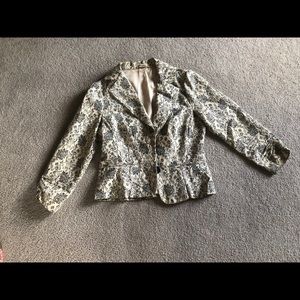 Jacket with 3/4 sleeves